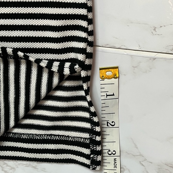 Sport Savvy long sleeved striped pullover top in black and white, size M - Picture 7 of 10